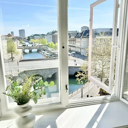 Deluxe 180 M2 Water View-2